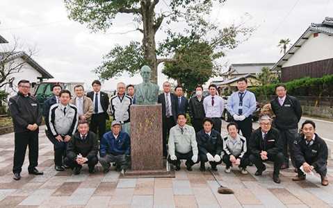 画像：市村記念公園の清掃活動を行いました