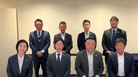 画像：中国支部　古屋支部長（前列左から２人目）をはじめ中国支部の皆さん
