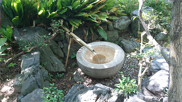 画像：手水鉢