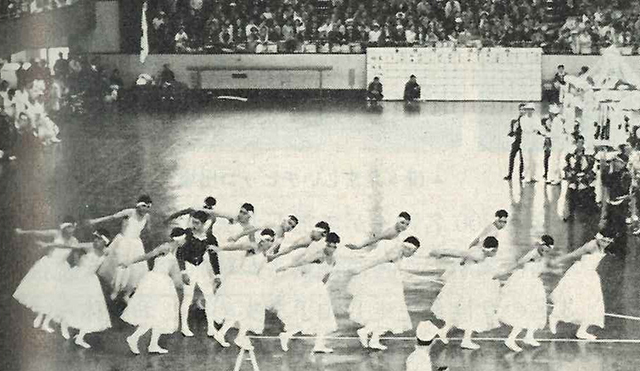 画像：日本リースによる「白鳥の湖」