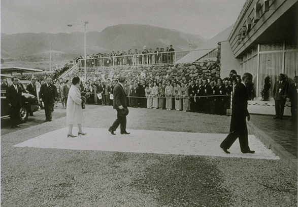 画像:1966(昭41)年10月27日 、天皇・皇后両陛下大分国体にご出席の際 三愛レストハウスにご案内