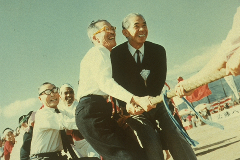 画像：日米コカ・コーラ運動会　篠原雷次郎副社長と（1967年11月）