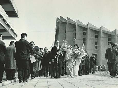画像：1963年(昭和38)市村記念体育館落成式